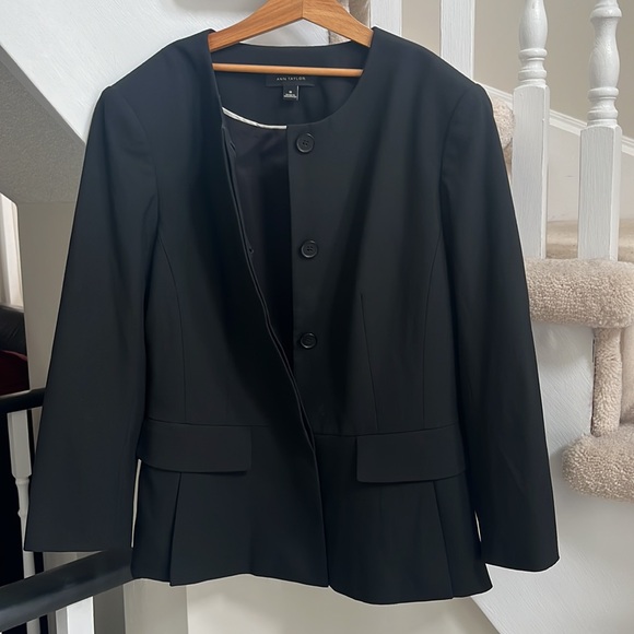 Anne Taylor dress jacket size 8. Excellent condition - Picture 2 of 3